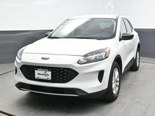 Star White Metallic Tri-Coat 2022 Ford Escape SE