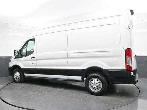 2022 Ford Transit-250 Base