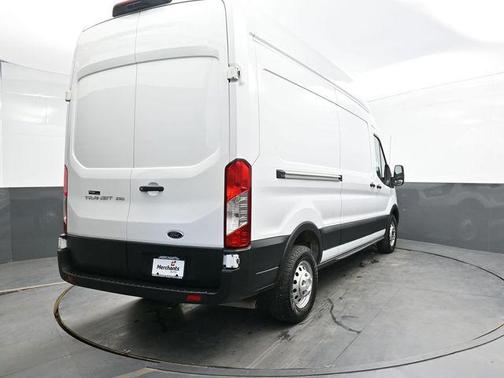 2022 Ford Transit-250 Base