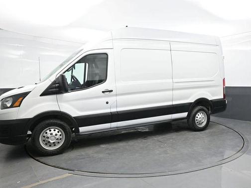 2022 Ford Transit-250 Base