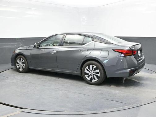 2022 Nissan Altima S FWD
