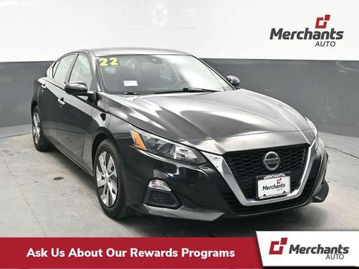 Super Black Clearcoat 2022 Nissan Altima S FWD