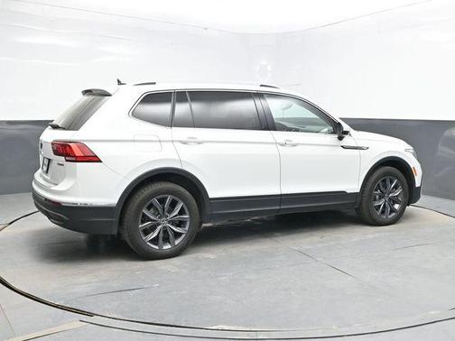 White 2022 Volkswagen Tiguan 2.0T SE 4MOTION