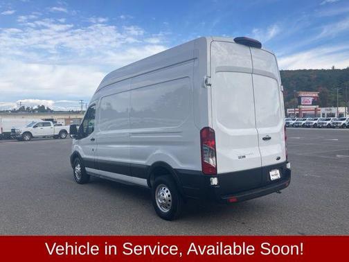 2022 Ford Transit-250 Base