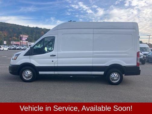2022 Ford Transit-250 Base
