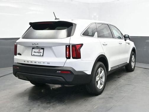 2022 Kia Sorento LX