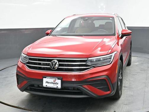Kings Red Metallic 2022 Volkswagen Tiguan 2.0T SE