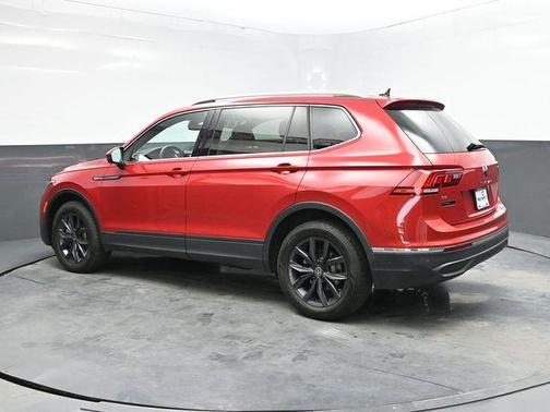 Kings Red Metallic 2022 Volkswagen Tiguan 2.0T SE