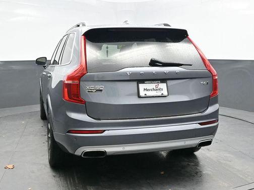 2018 Volvo XC90 T6 Momentum