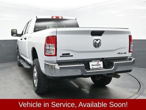2023 RAM 2500 Big Horn Crew Cab 4x4 6'4' Box