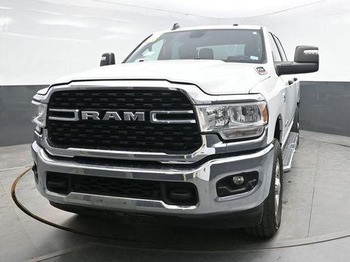 Bright White Clearcoat 2023 RAM 2500 Big Horn Crew Cab 4x4 6'4' Box
