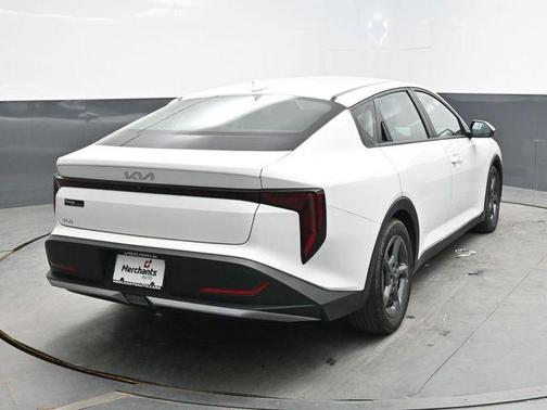 Snow White Pearl 2025 Kia K4 LXS