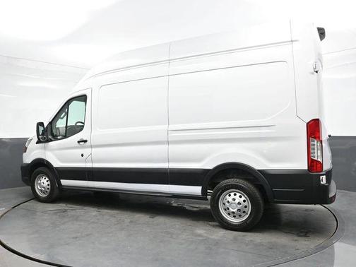 2022 Ford Transit-250 Base