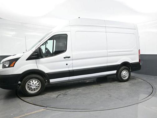 2022 Ford Transit-250 Base