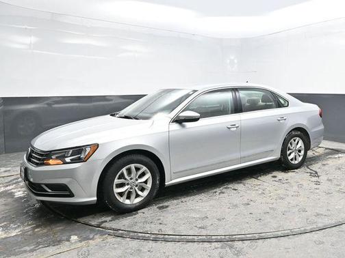 2017 Volkswagen Passat 1.8T S