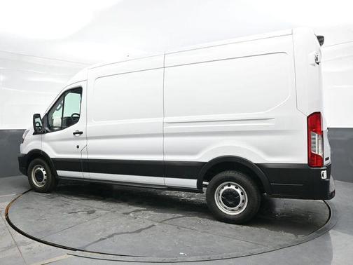 Oxford White 2022 Ford Transit-250 Base