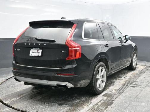 2020 Volvo XC90 T6 Momentum