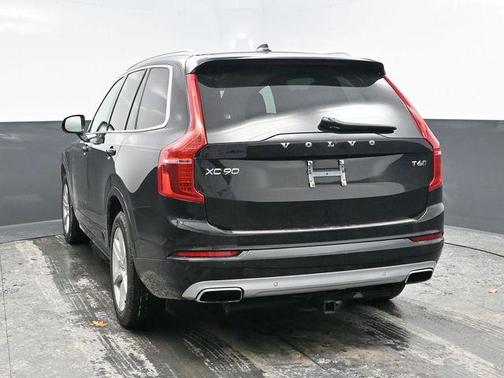 2020 Volvo XC90 T6 Momentum