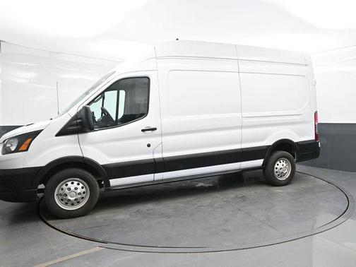 2022 Ford Transit-250 Base