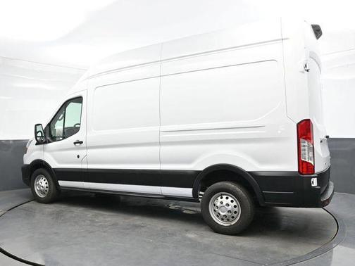 2022 Ford Transit-250 Base