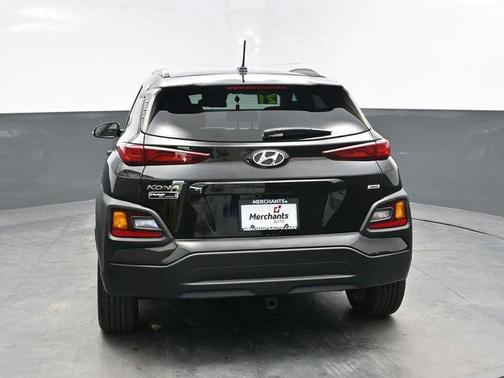 2021 Hyundai KONA SEL
