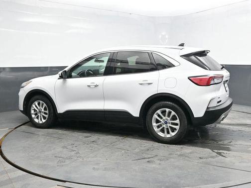 Oxford White 2021 Ford Escape SE