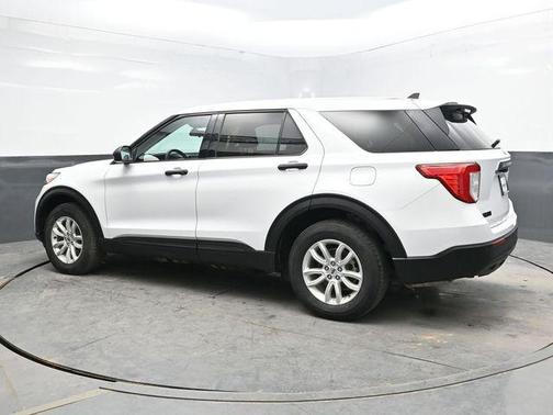 Oxford White 2021 Ford Explorer Base