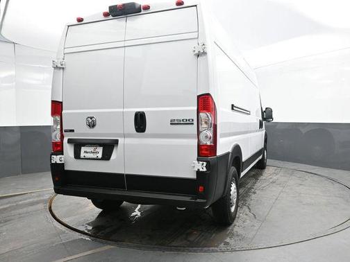 Bright White Clearcoat 2025 RAM ProMaster 2500 Tradesman