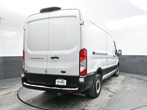 2022 Ford Transit-250 Base
