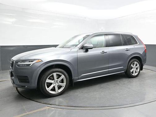 2020 Volvo XC90 T6 Momentum