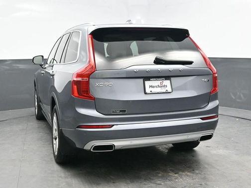 2020 Volvo XC90 T6 Momentum