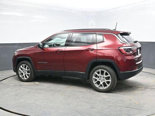 Velvet Red Pearlcoat 2022 Jeep Compass Latitude Lux