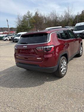 Velvet Red Pearlcoat 2022 Jeep Compass Latitude Lux