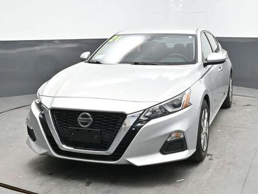 Brilliant Silver Metallic 2021 Nissan Altima S FWD