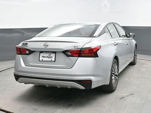 Brilliant Silver Metallic 2024 Nissan Altima 2.5 SV