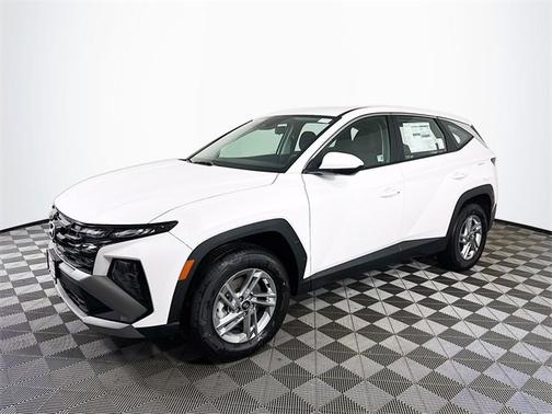 2025 Hyundai TUCSON SE