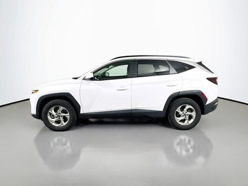 White 2024 Hyundai TUCSON SEL
