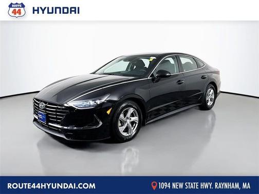 Black 2023 Hyundai SONATA SE