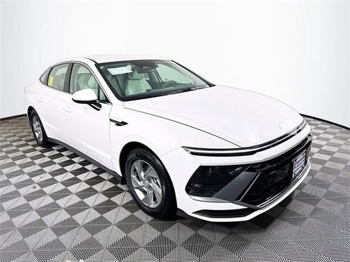 2025 Hyundai SONATA SE