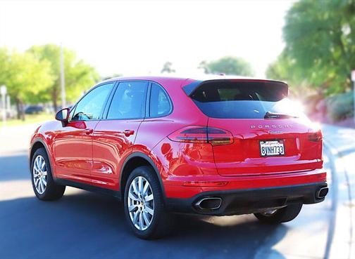 Carmine Red 2017 Porsche Cayenne Cayenne