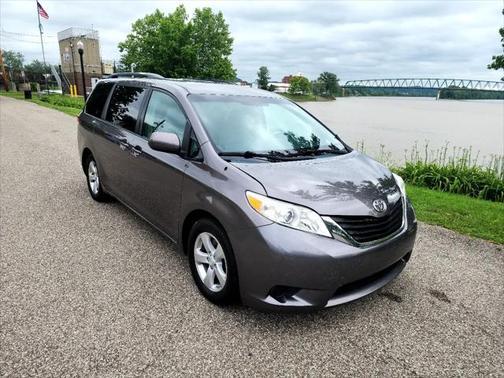 2014 Toyota Sienna LE