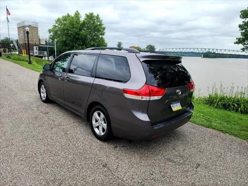 2014 Toyota Sienna LE