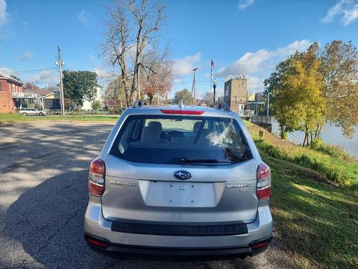 2016 Subaru Forester 2.5i