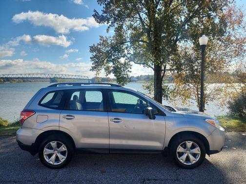 2016 Subaru Forester 2.5i