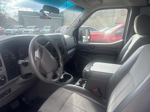 2017 Nissan NV Cargo NV2500 HD SV V6