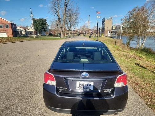 2015 Subaru Impreza 2.0i