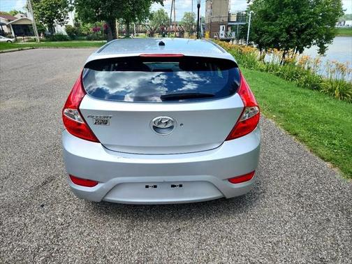 2013 Hyundai Accent SE