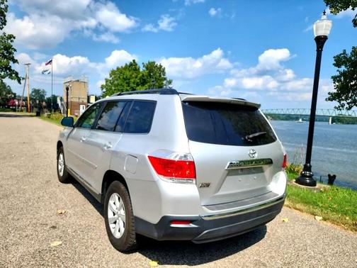 2013 Toyota Highlander SE