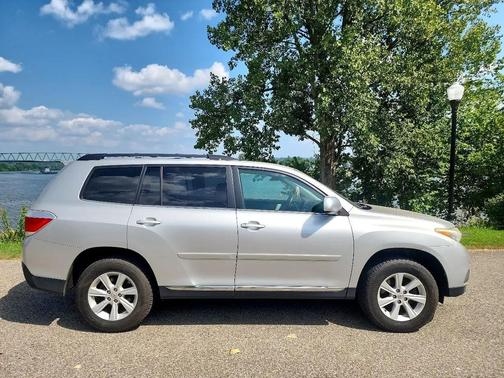 2013 Toyota Highlander SE