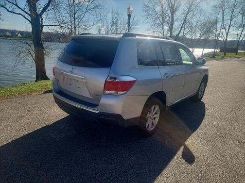 2013 Toyota Highlander SE